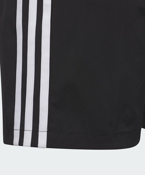 adidas（アディダス）の「エッセンシャルズ プラス ルーズフィット スリーストライプス ウーブン ショーツ キッズ / ハーフパンツ /  / アディダス adidas（その他パンツ・キッズ・ブルー/ブラック/ネイビー・120/130/140/150/160/110）」の7枚目の写真