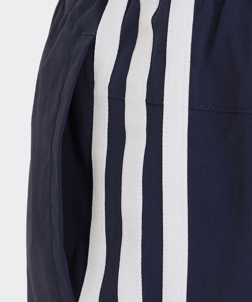 adidas（アディダス）の「エッセンシャルズ プラス ルーズフィット スリーストライプス ウーブン ショーツ キッズ / ハーフパンツ /  / アディダス adidas（その他パンツ・キッズ・ブルー/ブラック/ネイビー・120/130/140/150/160/110）」の11枚目の写真