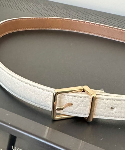 Doux archives（ドゥアルシーヴ）の「スクエアバックルベルト（ベルト・レディース・ブラウン/アイボリー/グレイッシュベージュ・FREE）」の5枚目の写真