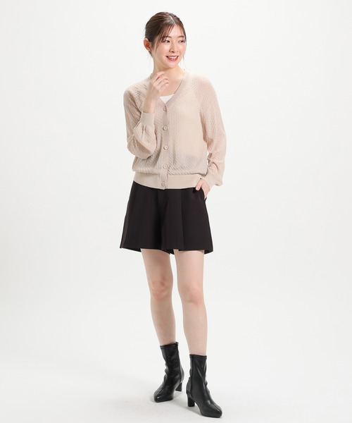 Honeys(ハニーズ)の「シアーVネックカーディガン(カーディガン/ボレロ・レディース・ベージュ/ブラック/グリーン/ホワイト・LL/L/M/S)」の17枚目の写真