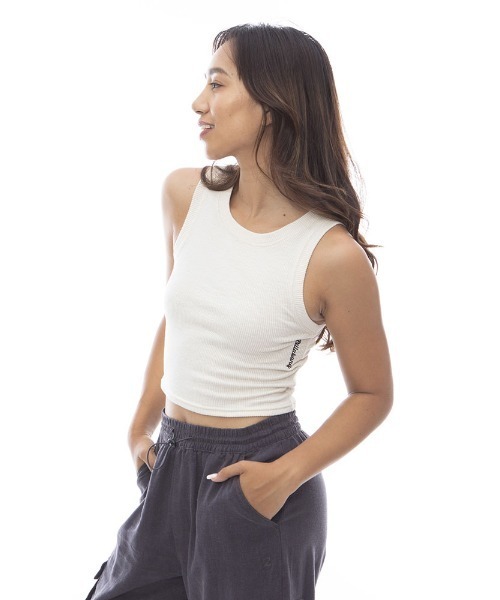 BILLABONG（ビラボン）の「BILLABONG レディース LOGO EMB BABY FIT TANK タンクトップ 【2024年春夏モデル】/ビラボンショート丈リブタンク（タンクトップ・レディース・ホワイト/ブルー/ブラック・MEDIUM）」の4枚目の写真