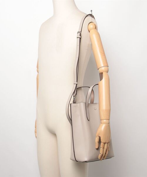 Legato Largo（レガートラルゴ）の「Legato Largo / かるいかばん　縦型２ＷＡＹトート / LG-P0117（トートバッグ・レディース・ブラック/アイボリー/オリーブ/ライトブルー/ベージュ/ラベンダー/イエロー/キャメル/ベージュ系その他・ONESIZE）」の15枚目の写真