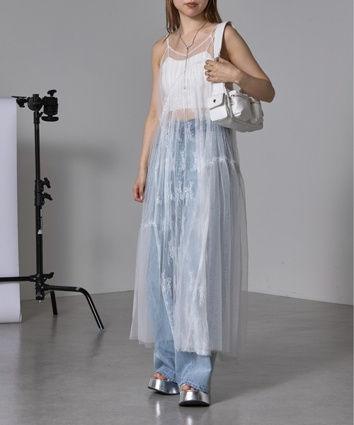 RAY CASSIN（レイカズン）の「パネルレースキャミワンピース（ワンピース・レディース・ホワイト/ブラック/サックスブルー・FREE）」の4枚目の写真