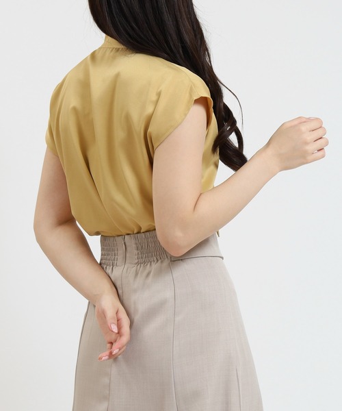 TRUDEA(トルディア)の「とろみサテンボウタイフレンチブラウス(シャツ/ブラウス・レディース・グレイッシュブルー/カーキ/イエロー/ホワイト/ブルーグリーン・MEDIUM)」の20枚目の写真