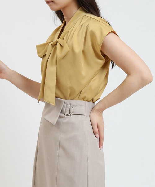 TRUDEA(トルディア)の「とろみサテンボウタイフレンチブラウス(シャツ/ブラウス・レディース・グレイッシュブルー/カーキ/イエロー/ホワイト/ブルーグリーン・MEDIUM)」の18枚目の写真