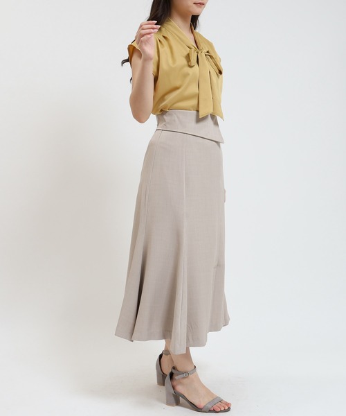 TRUDEA(トルディア)の「とろみサテンボウタイフレンチブラウス(シャツ/ブラウス・レディース・グレイッシュブルー/カーキ/イエロー/ホワイト/ブルーグリーン・MEDIUM)」の22枚目の写真