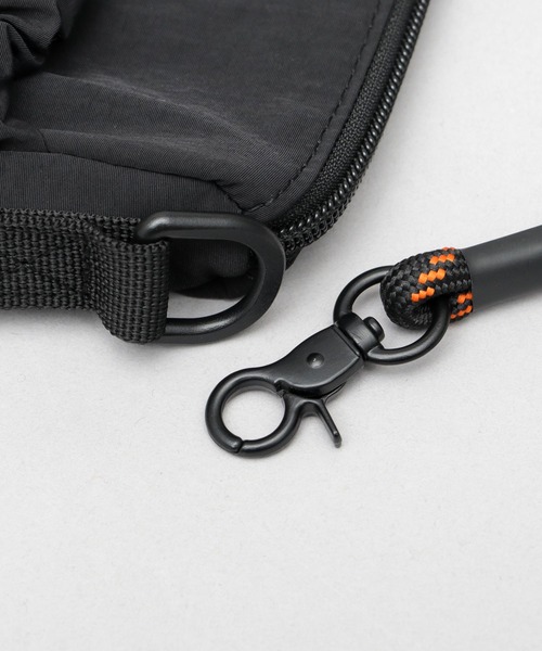 UNIVERSAL OVERALL（ユニバーサルオーバーオール）の「撥水加工 ナイロン フロントメッシュポケット ザイルコード ショルダーバッグ（ショルダーバッグ・メンズ・ブラック/ライトグレー/モカ・FREE）」の12枚目の写真