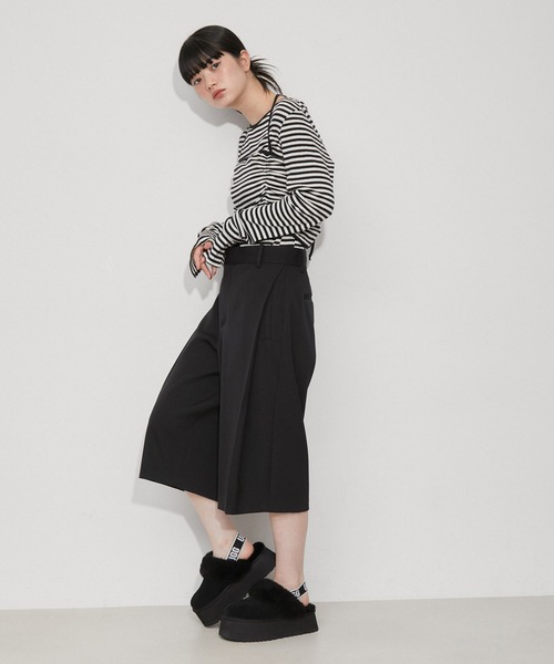 UGG(アグ)の「【WEB限定】【UGG(アグ)】Funkette(サンダル・レディース・キャメル/ブラック・23/25/24)」の4枚目の写真