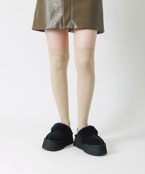 UGG(アグ)の「【WEB限定】【UGG(アグ)】Funkette(サンダル・レディース・キャメル/ブラック・23/25/24)」の16枚目の写真
