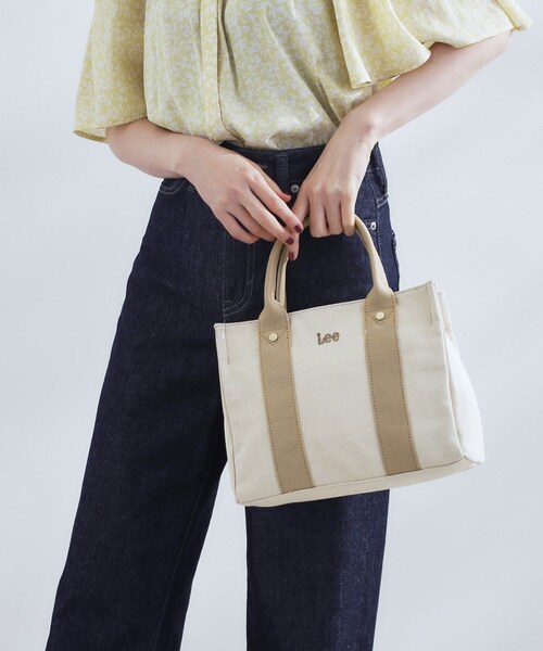 Lee（リー）の「【Lee別注】スクエアキャンバストート（トートバッグ・レディース・ダークグレー/シルバー系その他/アイボリー系6/グリーン系/ブラック/ライトベージュ/アイボリー系1/ゴールド系/その他/ブルー/シルバー系2/ブラック系2/ブルー系3/ブラック系/ベージュ系その他6/ブラック系3/ベージュ系その他7/ブラック系4/ピンク/ブルー系その他・00）」の10枚目の写真