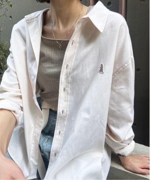 DOUBLE NAME（ダブルネーム）の「ミニ恐竜ワッペンオックスシャツ/ユニセックス（シャツ/ブラウス・レディース・ブラック/オフホワイト/ネイビー/パープル・FREE）」の2枚目の写真