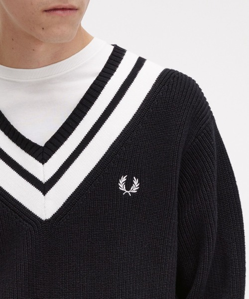 FRED PERRY（フレッドペリー）の「Striped Trim V-Neck Jumper（ニット
