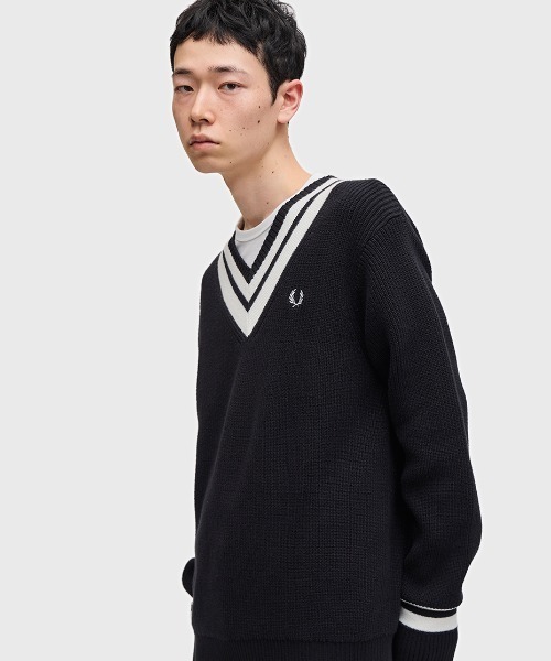 FRED PERRY（フレッドペリー）の「Striped Trim V-Neck Jumper