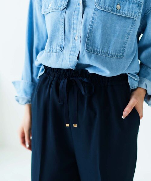 le.coeur blanc(ルクールブラン)の「【飯豊まりえさん着用】ダブルクロスストレートイージーパンツ(その他パンツ・レディース・ブラック/グレイッシュベージュ/ネイビー/ベージュ/ライトベージュ・36/38)」の8枚目の写真