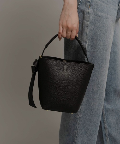 AULENTTI（オウレンティ）の「AULENTTI　2WAYスクエアショルダーバッグ（ショルダーバッグ・レディース・ブラック/ベージュ・ONE）」の4枚目の写真