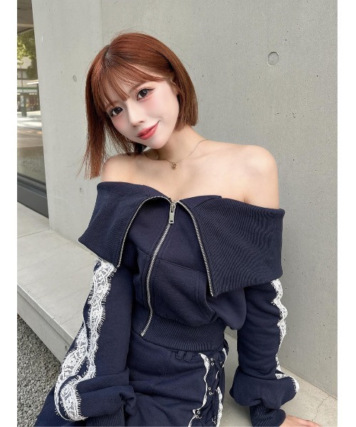 Darich（ダーリッチ）の「オフショルレーススウェットトップス