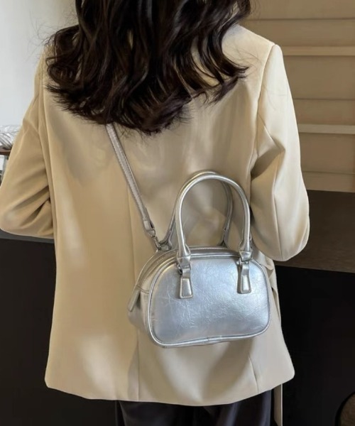 Ritzy（リッツィー）の「レトロ丸型 2way PUミニハンドバッグ ショルダーバッグ（ハンドバッグ・レディース・ダークブラウン/シルバー/ブラック/ワイン・FREE）」の4枚目の写真