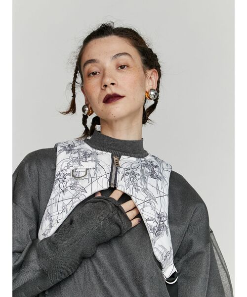 UN3D. 　ラインフラワーパデッドショートベスト UN3D.（アンスリード）の「LINE FLOWER PADDED SHORT VEST