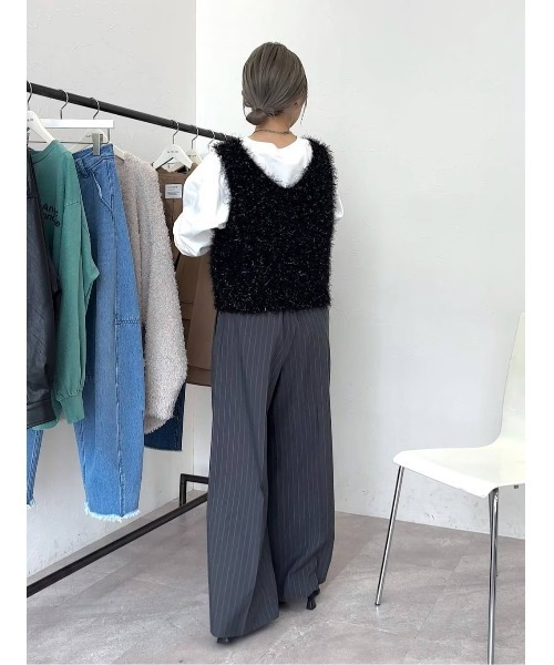 BAYFLOW（ベイフロー）の「[新色を加えて登場!!]ショートラメファーベスト（ベスト・レディース・アイボリー/ブラック/グレイッシュベージュ・FREE）」の6枚目の写真