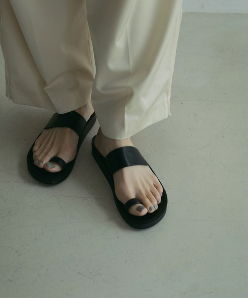 anuke（アンヌーク）の「Ecoleather Belt Sandals（サンダル