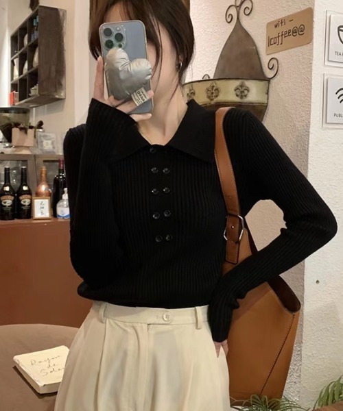 ECLIN(エクラン)の「ダブルボタンポロニットプルオーバー(ニット/セーター・レディース・ブラウン/ベージュ/カーキ/ブラック/アイボリー/モカ・FREE)」の3枚目の写真