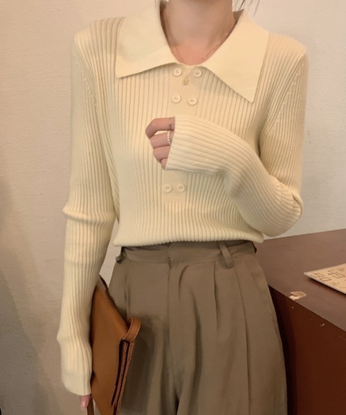 ECLIN(エクラン)の「ダブルボタンポロニットプルオーバー(ニット/セーター・レディース・ブラウン/ベージュ/カーキ/ブラック/アイボリー/モカ・FREE)」の16枚目の写真