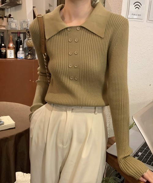ECLIN(エクラン)の「ダブルボタンポロニットプルオーバー(ニット/セーター・レディース・ブラウン/ベージュ/カーキ/ブラック/アイボリー/モカ・FREE)」の21枚目の写真