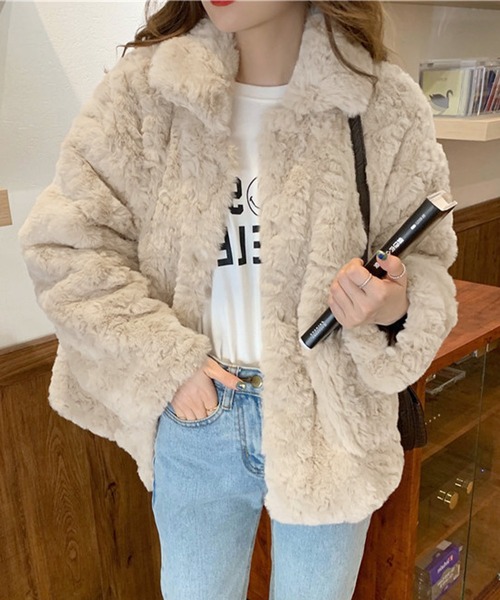 ENLIKE（エンリケ）の「ステンカラーフェイクファージャケット（その他アウター・レディース・アイボリー/ブラウン・FREE）」の2枚目の写真