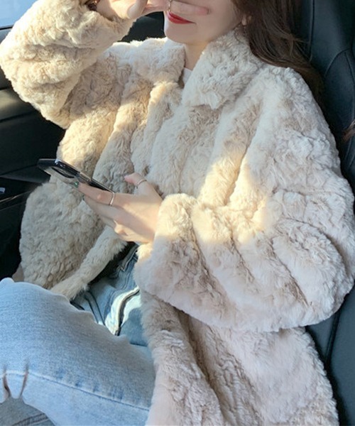 ENLIKE（エンリケ）の「ステンカラーフェイクファージャケット（その他アウター・レディース・アイボリー/ブラウン・FREE）」の7枚目の写真