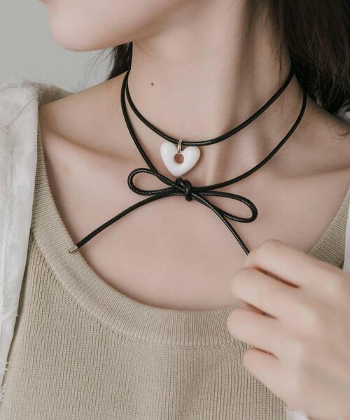 SMELLY（スメリー）の「ハートワントップロングコードチョーカー（ネックレス・レディース・ホワイト系その他・-）」の2枚目の写真