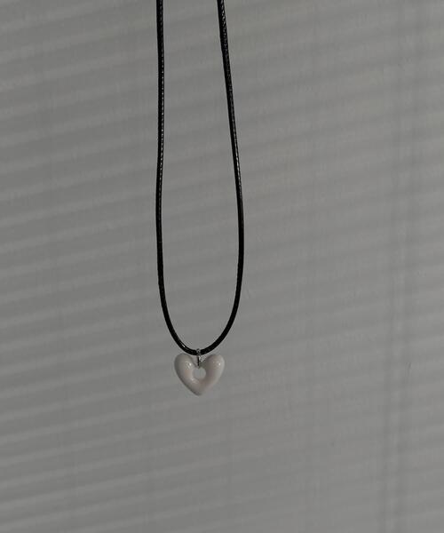 SMELLY（スメリー）の「ハートワントップロングコードチョーカー（ネックレス・レディース・ホワイト系その他・-）」の10枚目の写真