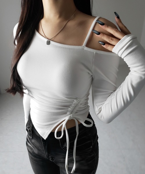 me+em select(ミームセレクト)の「※【 裏起毛 / カップ付 】サイドシャーリングリボンワンショルトップス / side shirring ribbon one shoulder tops(Tシャツ/カットソー・レディース・ホワイト/グレー/ブラック・FREE)」の4枚目の写真