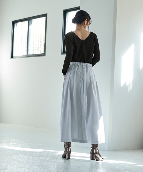 STYLE DELI(スタイルデリ)の「微光沢生地タックスカート(スカート・レディース・チャコールグレー/ライトブルー・SMALL/MEDIUM)」の11枚目の写真