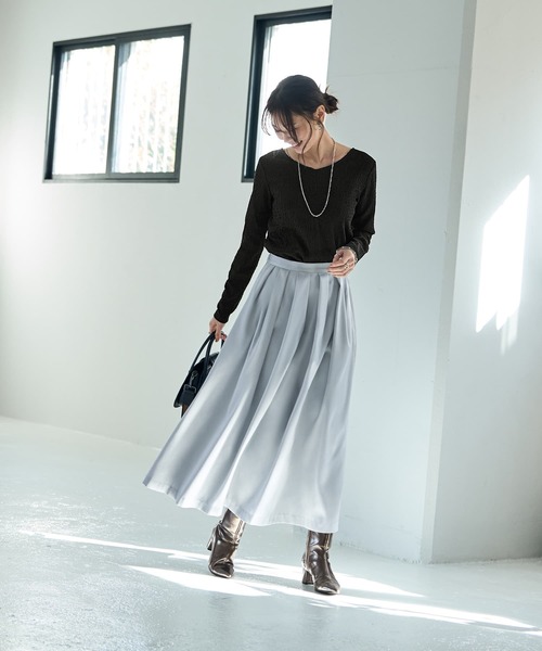 STYLE DELI(スタイルデリ)の「微光沢生地タックスカート(スカート・レディース・チャコールグレー/ライトブルー・SMALL/MEDIUM)」の9枚目の写真