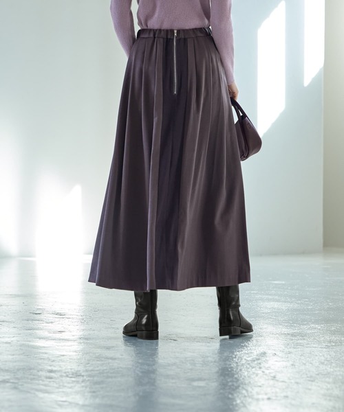 STYLE DELI(スタイルデリ)の「微光沢生地タックスカート(スカート・レディース・チャコールグレー/ライトブルー・SMALL/MEDIUM)」の6枚目の写真