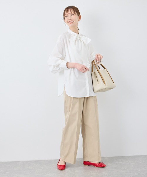 ROPE' PICNIC（ロペピクニック）の「【花粉ガード・防シワ】ボリューム袖ボウタイブラウス（シャツ/ブラウス・レディース・オフホワイト/ピンク/ネイビー/サックスブルー・38）」の21枚目の写真