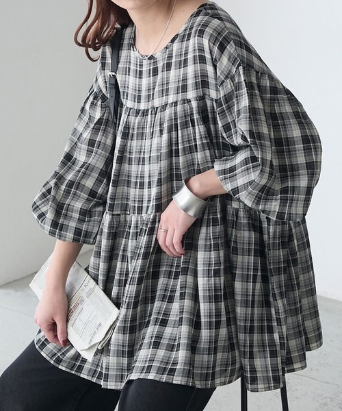 BONLECILL(ボンルシール)の「2wayティアードギャザーコットンミニワンピース/チュニック(シャツ/ブラウス・レディース・ブラック/アイボリー/ブラック系/ブルー系・FREE)」の3枚目の写真