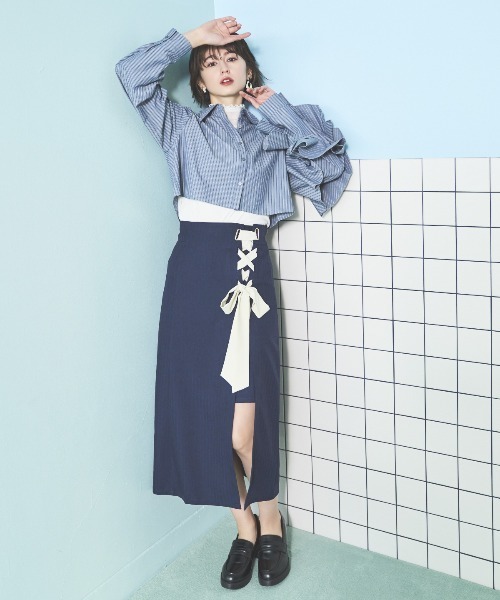 AND COUTURE(アンドクチュール)の「ストライプアシメフリルクロップドシャツ(シャツ/ブラウス・レディース・ブルー系その他/ブラック系その他/サックスブルー/レッド系その他・FREE)」の19枚目の写真