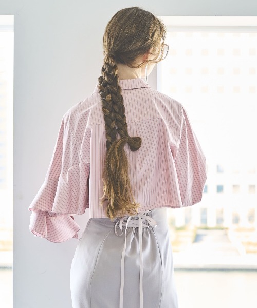 AND COUTURE(アンドクチュール)の「ストライプアシメフリルクロップドシャツ(シャツ/ブラウス・レディース・ブルー系その他/ブラック系その他/サックスブルー/レッド系その他・FREE)」の13枚目の写真