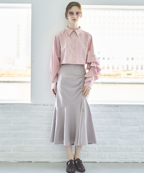 AND COUTURE(アンドクチュール)の「ストライプアシメフリルクロップドシャツ(シャツ/ブラウス・レディース・ブルー系その他/ブラック系その他/サックスブルー/レッド系その他・FREE)」の14枚目の写真