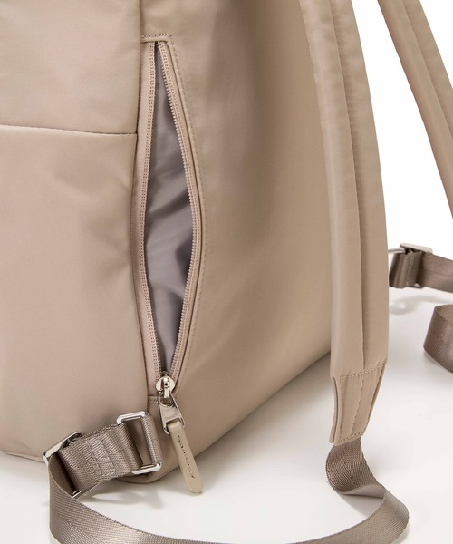 Breath TOPKAPI(ブレストプカピ)の「【Breath TOPKAPI】防水ナイロン レザーコンビ PC対応 リュック バックパック(バックパック/リュック・レディース・ライトベージュ/ブラック・FREE)」の10枚目の写真