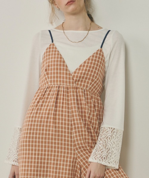 Unitage(ユニテージ)の「袖口レースカットTOPS(Tシャツ/カットソー・レディース・ホワイト/ライトブルー/ブラック・FREE)」の4枚目の写真