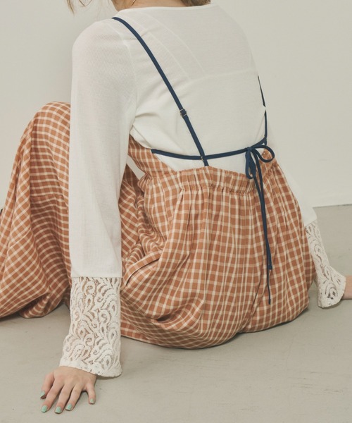 Unitage(ユニテージ)の「袖口レースカットTOPS(Tシャツ/カットソー・レディース・ホワイト/ライトブルー/ブラック・FREE)」の6枚目の写真