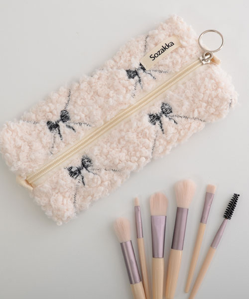 Mayree（メイリー）の「【float】リボン もこもこ ポーチ/ペンポーチ（ポーチ・レディース・オフホワイト・FREE）」の4枚目の写真