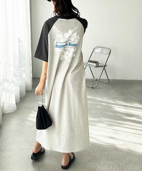 FIRST MOOD(ファーストムード)の「《FIRSTMOODコラボ》ラグラン配色オーバーサイズフラワープリントTシャツワンピース(ワンピース・レディース・オートミール/グレー・MEDIUM/LARGE)」の8枚目の写真