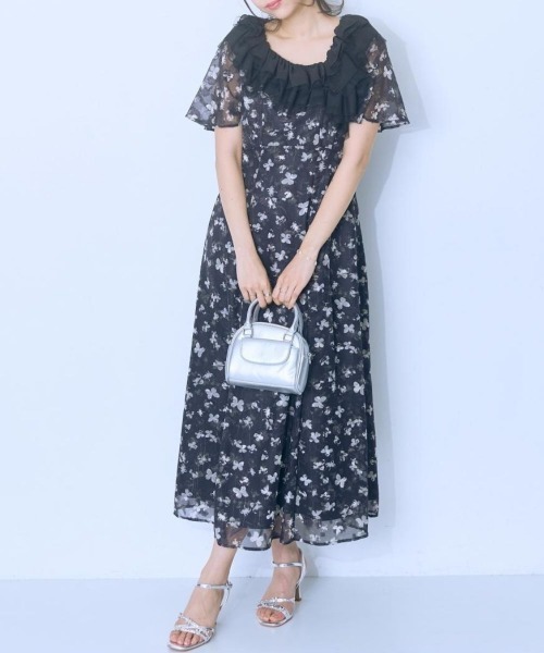 marun(マルン)の「<大きいサイズ>衿元チュールドッキングワンピース marun(ワンピース・レディース・ホワイト系/ブラック系・5L/4L/3L/LL/L)」の2枚目の写真