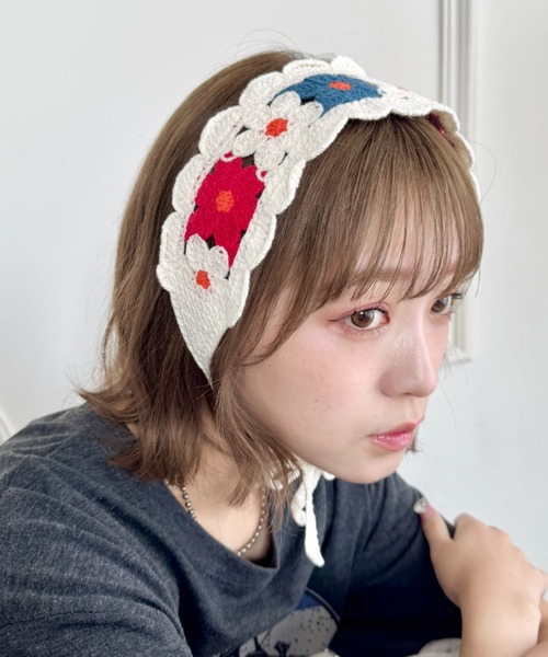 ban.do／バン・ドゥー　シルクフラワーヘアバンド／ブライトコーラルローズ ban.do／バン・ドゥー シルクフラワーヘアバンド／ブライト