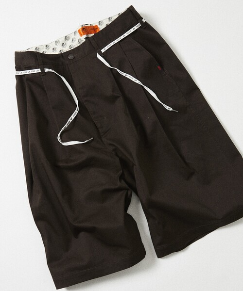 RED KAP（レッドキャップ）の「RED KAP/レッドキャップ 別注 2TUCK BAGGY WIDE TWILL SHORTS PANTS/バギーショートパンツ/ワイドフィット（その他パンツ・メンズ・ブラウン/ベージュ/ブラック/チャコールグレー・MEDIUM/LARGE）」の3枚目の写真