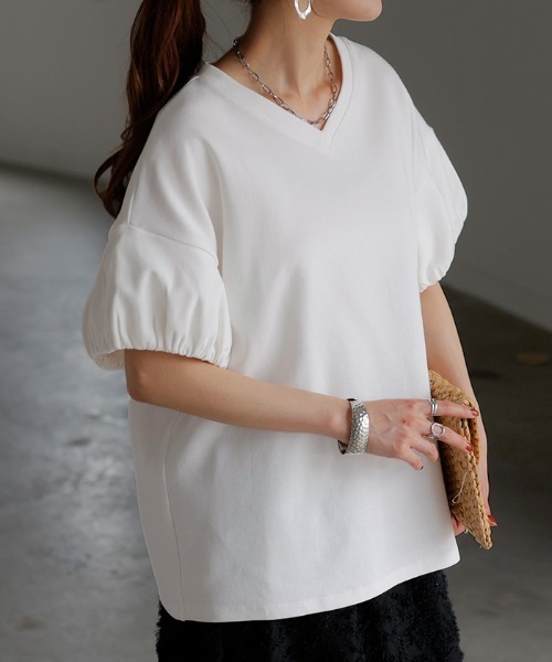 HUG.U（ハグユー）の「＜選べる3タイプ＞ 二の腕カバーTシャツ（Tシャツ/カットソー・レディース・ブラック/ライトベージュ/スカイブルー/ダークグレー/イエロー/レッド/ホワイト/ブルー系その他2/イエロー系その他2/イエロー系その他/ホワイト系その他/ブラック系その他/ベージュ系その他/レッド系その他2/ブルー系その他/グレー系その他2/ホワイト系その他2/レッド系その他/ベージュ系その他2/グレー系その他/ブラック系その他2・FREE）」の3枚目の写真