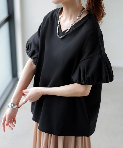 HUG.U（ハグユー）の「＜選べる3タイプ＞ 二の腕カバーTシャツ（Tシャツ/カットソー・レディース・ブラック/ライトベージュ/スカイブルー/ダークグレー/イエロー/レッド/ホワイト/ブルー系その他2/イエロー系その他2/イエロー系その他/ホワイト系その他/ブラック系その他/ベージュ系その他/レッド系その他2/ブルー系その他/グレー系その他2/ホワイト系その他2/レッド系その他/ベージュ系その他2/グレー系その他/ブラック系その他2・FREE）」の6枚目の写真